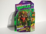 TURTLES PERSONAGGI DELUXE THROW'N BATTLE - TARTARUGA NINJA  MICHELANGELO 15 CM ( CON MOVIMENTO CAPRIOLA ) GPZ91620 