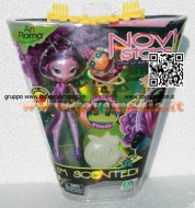 NOVI STARS  BAMBOLE FASHION DOLL IN ARRIVO DALLO SPAZIO  ARI ROMA , I'M SCENTED 02 FUNZIONANO A PILA E SI ILLUMINANO I CORPI COD 02226