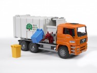 Bruder 02761 MAN TGA trasporto rifiuti caric. laterale (arancio) [cod 02761] scala 1/32