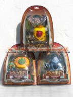 !!!!! NOVITA'!!!! HUNTIK LANCIATORE TITAN AMULET CON PERSONAGGIO , OFFERTA FORMATA DA 3 PEZZI PENDRAGON  , LEGION , VIGILANTE  COD 15019