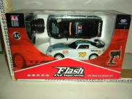 GIOCATTOLO AUTOMOBILI FLASH SUPER RACING DA CORSA BIANCA E NERA TELECOMANDATE COD.C