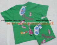 T-SHIRT MAGLIA ANCHE ALL'INGROSSO PEPPA PIG MODELLO PEPPA PIG NEL PARCO IN MAGLIA VERDE CON PEPPA PER L'INGROSSO CONTATTARCI TRAMITE E-MAIL