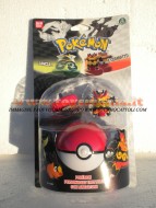 !!!!NOVITA' !!!!GIOCHI PREZIOSI POKEMON PERSONAGGIO TROTTOLA CON POKEBALL LANCIATORE PERSONAGGIO emboar e poke  BALL COD 85987