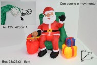 DUE ESSE CHRITSTMAS !!!!! DECORI NATALIZI BABBO NATALE GIGANTE GONFIABILE ELETTRICAMENTE CON DONI SEDUTO SU POLTRONA COD 4925 