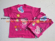 T-SHIRT CON STAMPA PEPPA PIG CON MONOPATTINO MANICA CORTA NUOVO MODELLO , MAGLIA COLOR FUCSIA  